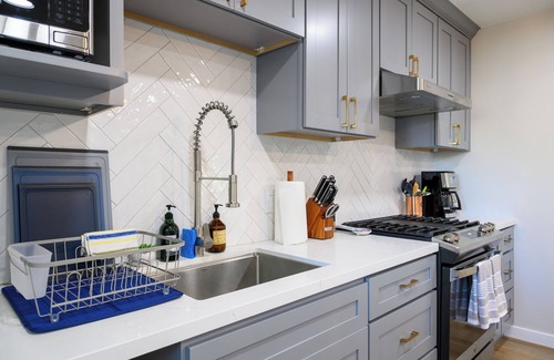 Bonita House | Big Oak Tree Retreat - Brand New Modern Private Guest Suite