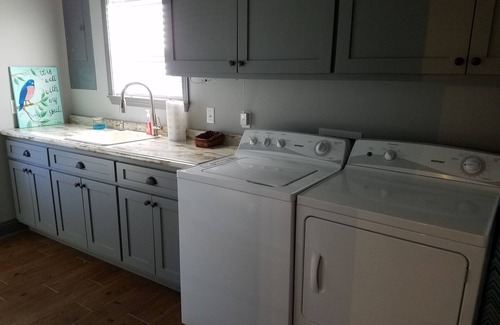 Tie Plant House | BIG OAKS LODGE New Lodge! 3 bedroom, 3 1/2 baths, full kitchen and laundry.