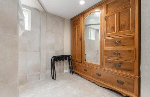 Springville House | Big Pine Suite CN Lodge R#1