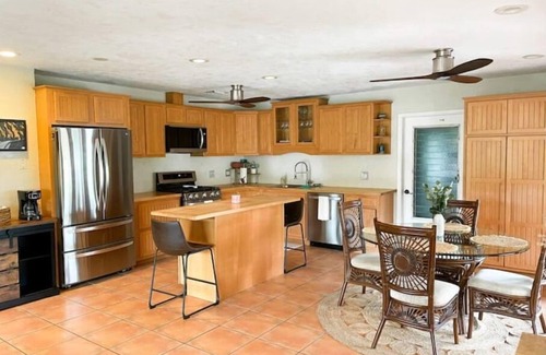 Port Pine Heights House | Big Pine Waterfront Getaway