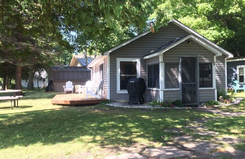 Honor Cottage | Big Platte Lake Waterfront Cottage!