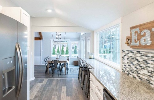Holland House | Big Red Cottage sleeps 8+ near Lake Macatawa