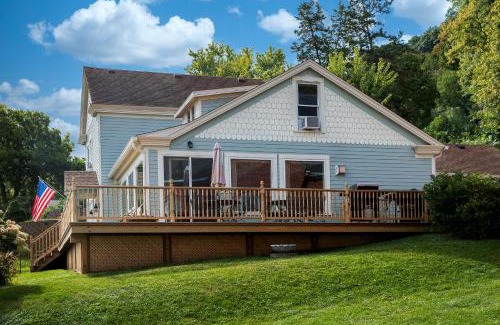 Minneiska Villa | Big River Escape Grandview Manse