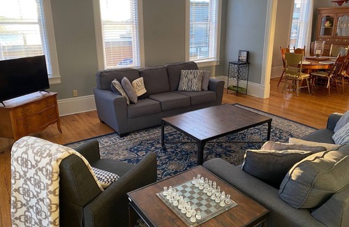 Alma House | Big River Suite - Spacious 2-level suite in Alma