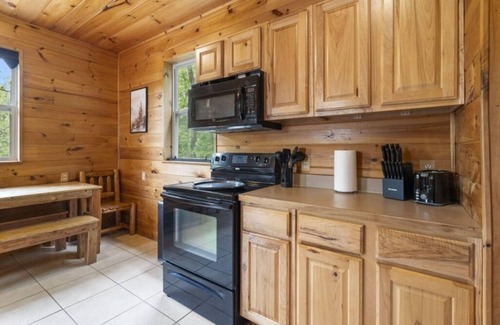 Galena Cabin | Big Riverfront Cabin #5 on the James! Sleeps 12, #5 of 5 Cabins
