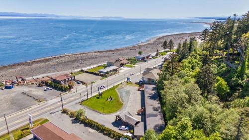 Campbell River Hotel | Big Rock Motel