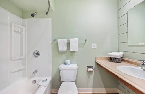 Campbell River Hotel | Big Rock Motel