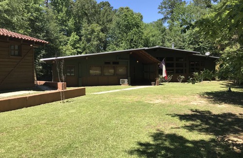 Brookeland Cabin | Big Sam Hangout! 4 bed 3.5 bath South End with rear privacy close to ramp