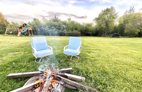 St. John House | Big secluded house close to Chicago and Lake Michigan,