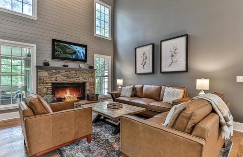 Big Canoe House | Big Sky - Pet Friendly Big Canoe GA Cabin-Modern amenities, hot tub, pet friendly, mountain views, access to lakes, golf courses