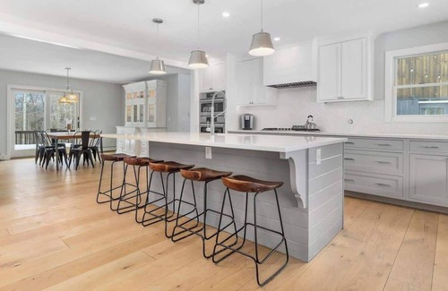 Newbury House | "Big Sky" Retreat Atop Sunapee/Ski + Lake Life