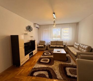 Pejë Apartment | Big spacious apartment in Pej center with WI-FI