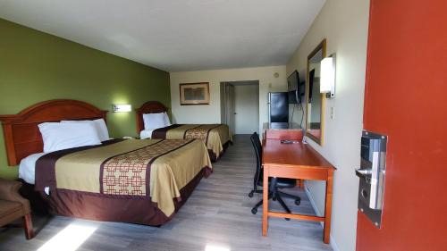 Madisonville Hotel | Big Spring Inn Madisonville