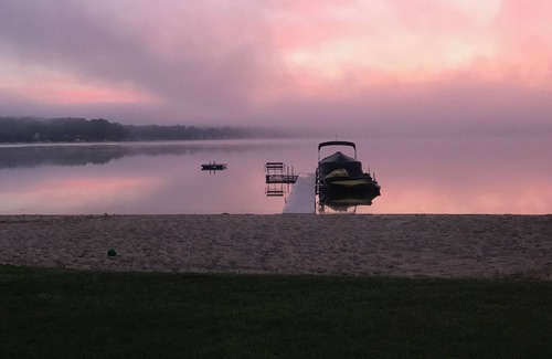 Baldwin House | Big Star Lake House - all seasons, lake front vacations