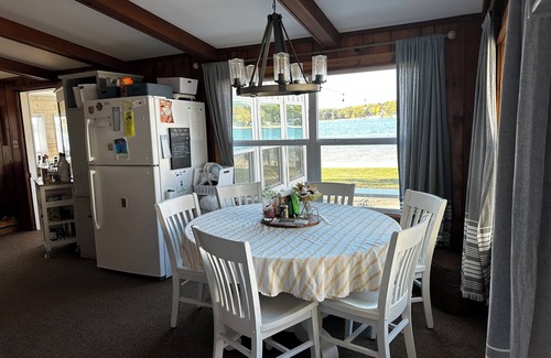 Baldwin Cottage | Big Star Lake Waterfront 4-bedroom cottage