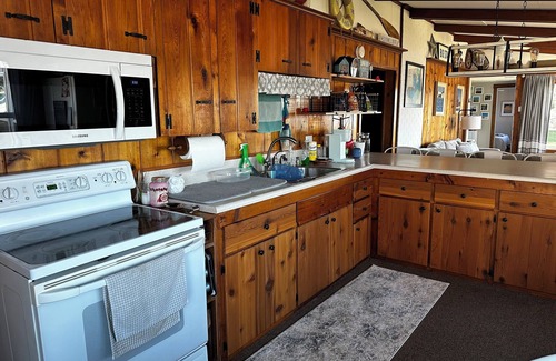 Baldwin Cottage | Big Star Lake Waterfront 4-bedroom cottage