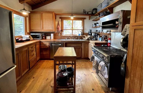 Big Sur House | Big Sur Property with Ocean View - 30+ days only
