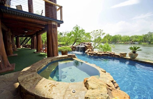 Marble Falls Cabin | Big Timber Lodge: Your Ultimate Lakeside Escape!