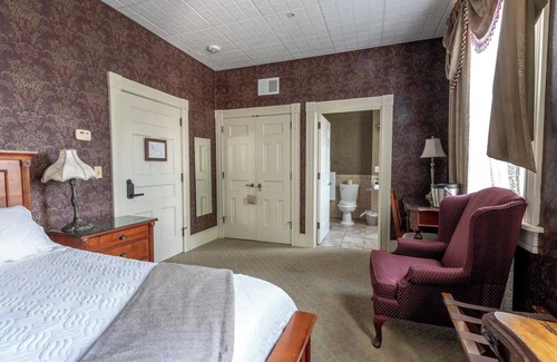 Geneseo Bed & Breakfast | Big Tree Treaty Room - Big Tree Innnn