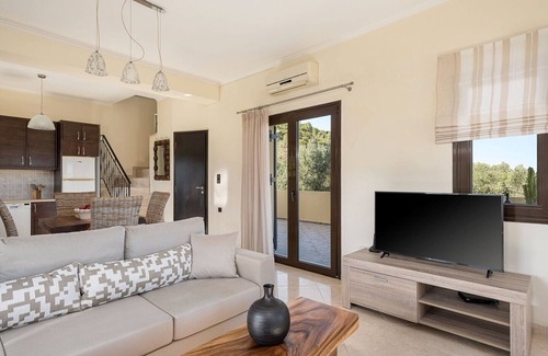 Spilia Villa | Big Villa - Private Pool - Garden & View - BBQ