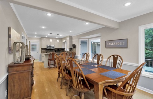Belmont House | Big water Lake Wylie views on quiet cove, private acre property near Belmont