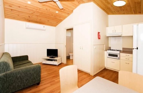 Cardigan Cottage | Big4 Ballarat Windmill Holiday Park