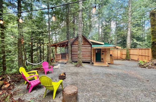 Regional District of Nanaimo Cabin | Bigfoot’s Bungalow | Fire Pit-Woodstove-Large Deck