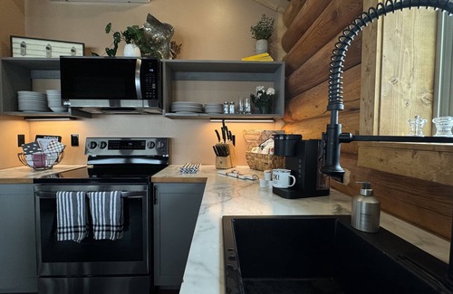 Madison County Cabin | Bigger Bear Cabin by Madison River in Southwest MT sleeps 6