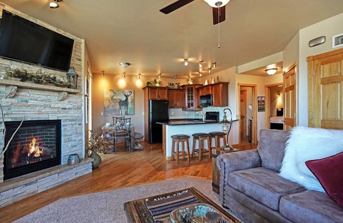 Estes Park Condo | Bighorn Mountain 19B - 2 Br Condo - Lake and Mountain Views