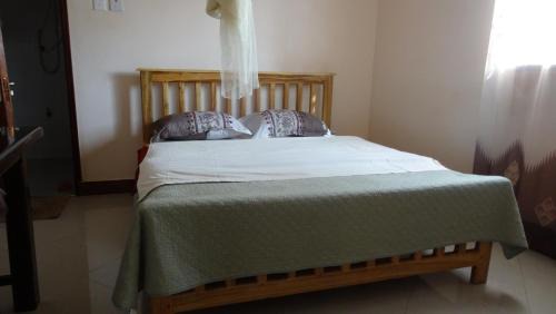 Kibale Hotel | Bigodi Community Lodge