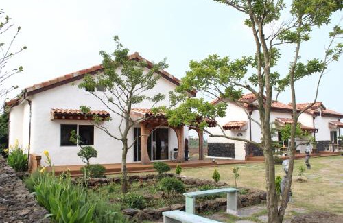 Pyeongdae-ri House | Bijarim Midam Pension