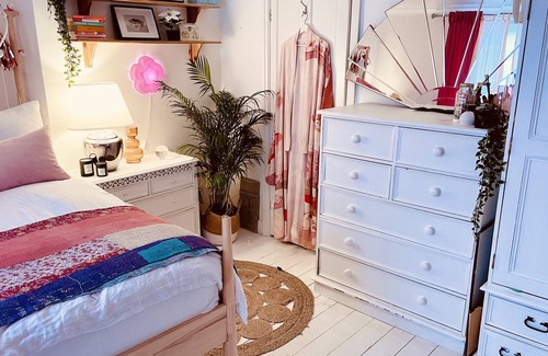 Stubbins House | Bijou 2 bed Cottage in the Heart of Ramsbottom