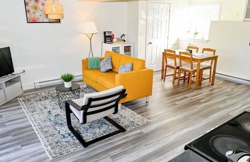 Timberlea Apartment | Bike, Hike, Relax – Cozy Riverside Stay Near BLT & Bluff Trails