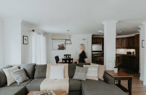 Saint-Faustin-Lac-Carre Apartment | Bike Ski In/Out Rodeo and Fall color festival