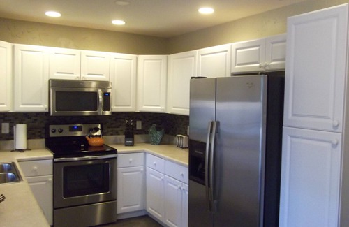 Naples Park House | Bike to beach! Heated pool, pet-friendly. Summer 2025 sale!