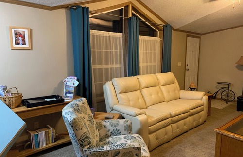 Peterson House | Bike trail stay near Lanesboro