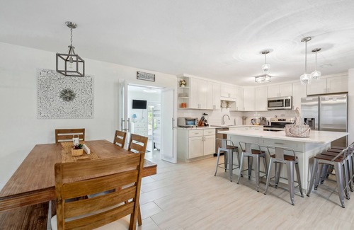 Lecanto House | Bikes, Yard & Fire Pit at Upscale Lecanto Home!