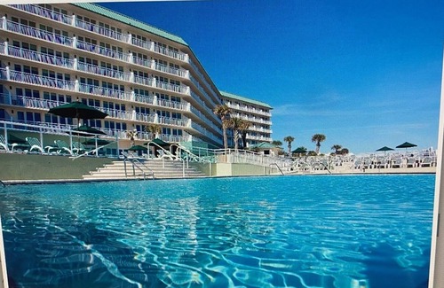 Ormond Beach Apartment | BIKETOBERFEST - OCEANFRONT - ROYAL FLORIDIAN ORMOND BCH/9 MI FROM DAYTONA BCH