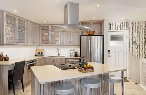 Snowmass Village Condo | Biking, Hiking Right Out Your Door at Snowmass! With Balcony, Gas Fireplace, Pool/HT, Parking.