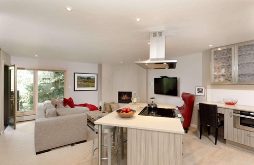 Snowmass Village Condo | Biking, Hiking Right Out Your Door at Snowmass! With Balcony, Gas Fireplace, Pool/HT, Parking.