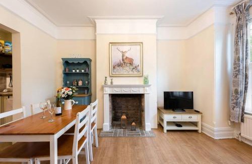 West Harrow Apartment | Bikki Apartments - 2 Bedroom