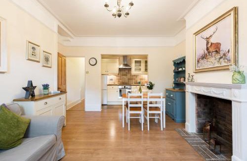 West Harrow Apartment | Bikki Apartments - 2 Bedroom