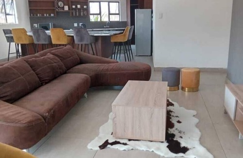 Hekpoort Villa | Bikos Villa