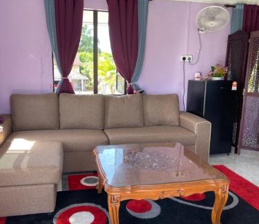 Bukit Besar House | Bilik Penginapan AS SPORT