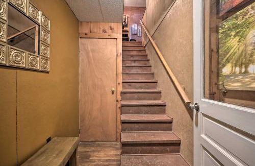 Huntingdon House | Bill Pickett Apt on 50-Acre Ranch - 1 Mi to Lake