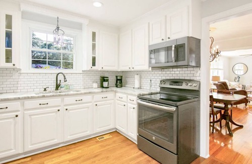 Charleston House | Billfish Bungalow - 4 mi to downtown & 6 mi beach