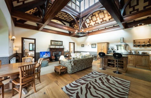 Lyme Regis House | Billiard House Rousdon, 350 acres, private beach - winter discounts !