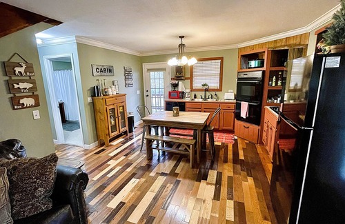 Mountain View Cabin | Billie’s Bunkhouse~Quiet location close to town!