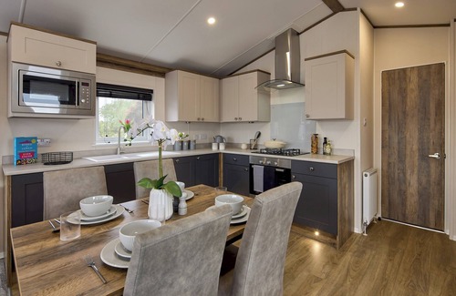 Great Billing House | Billing Aquadrome 2 Bed Hot Tub Caravan MD02