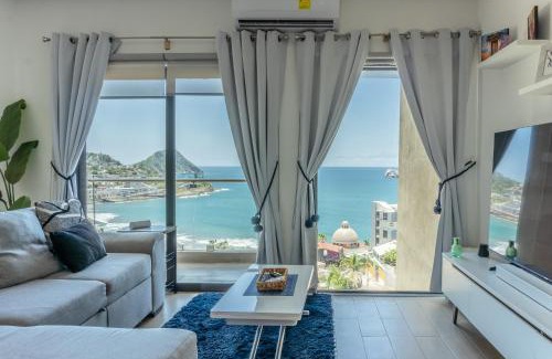 Balcones de Loma Linda Apartment | Billion dollar View with Private Terrace